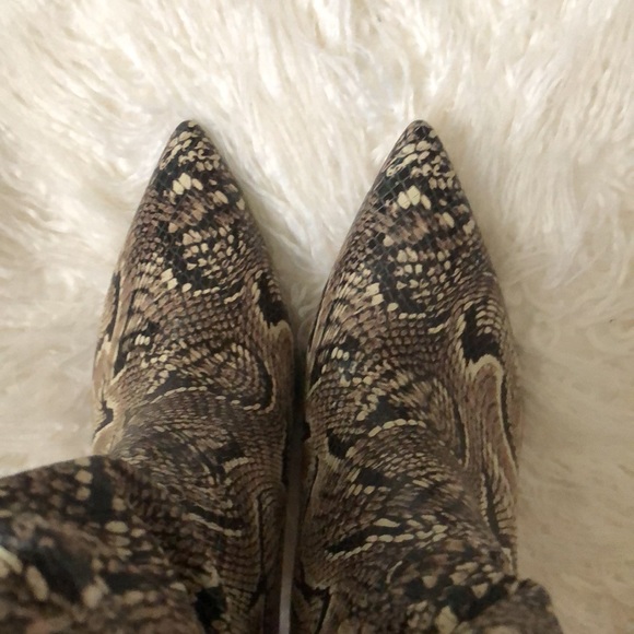 Vince Camuto Ambie Multi Snake Pointed Toe Mid Shaft Slouch Block Heel Booties - Picture 8 of 15